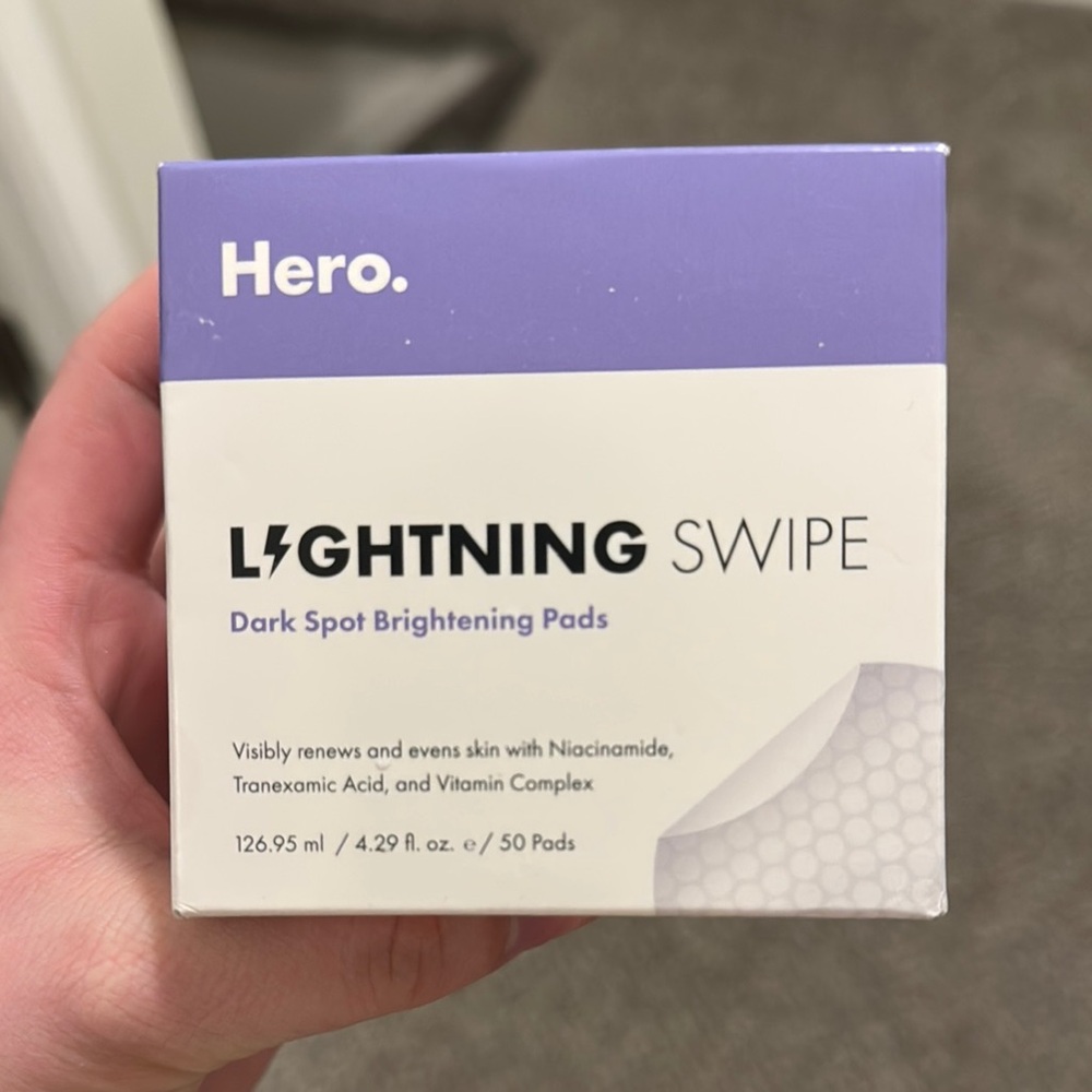 Hero Lightning Swipe Dark Spot Brightening Pads